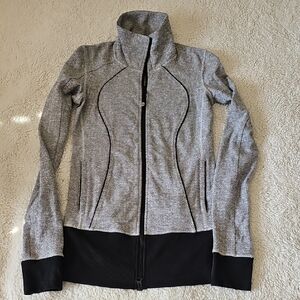 Lululemon Women's Gray and Black Asana Jacket, Size 6